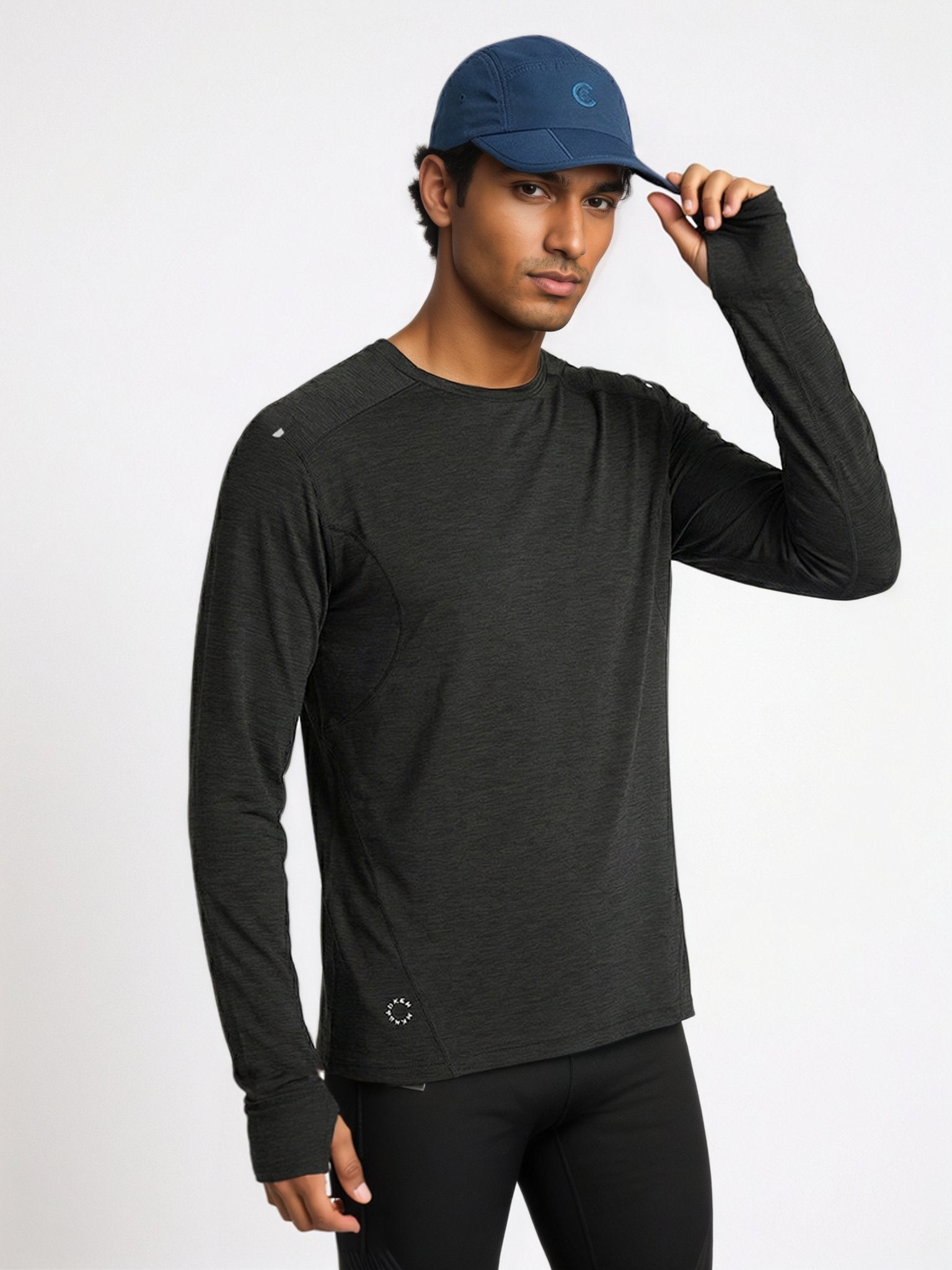 Performance long sleeve top lifestyle image 13: middle eastern black sport